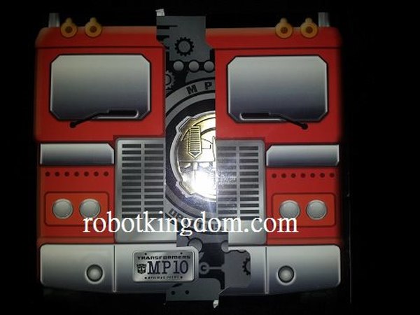 Transformers Masterpiece Mp 10 Convoy Ver 2 Commemorative Coin  (2 of 6)